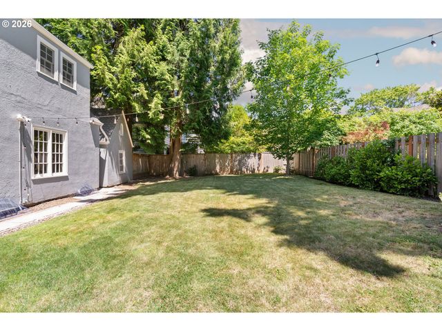 6216 Se REED COLLEGE Pl, Portland, OR 97202