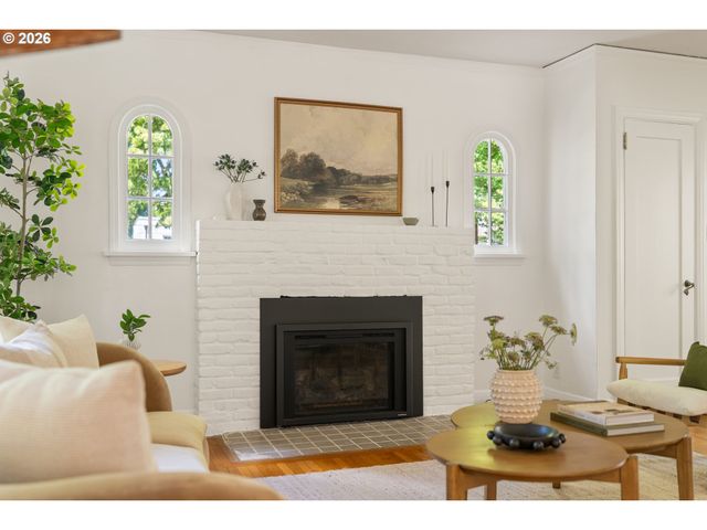 6216 Se REED COLLEGE Pl, Portland, OR 97202