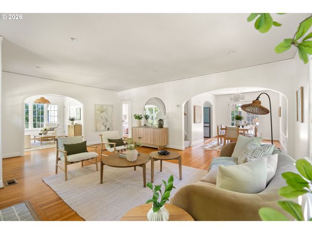 6216 Se REED COLLEGE Pl, Portland, OR 97202