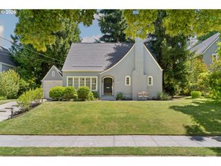 6216 Se REED COLLEGE Pl, Portland, OR 97202