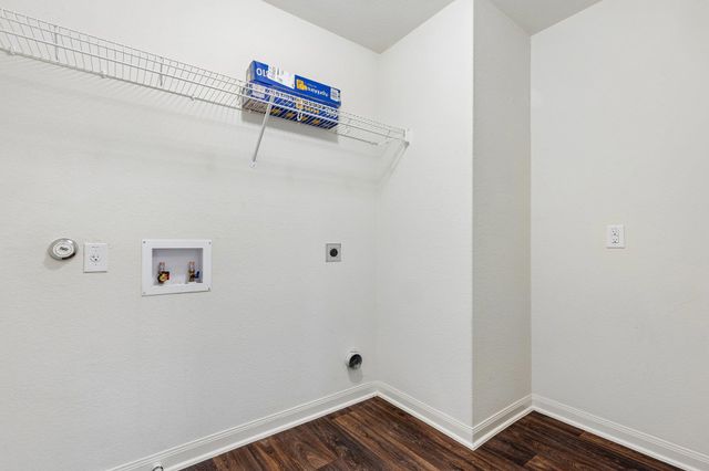704 Cleary LN, Jarrell, TX 76537