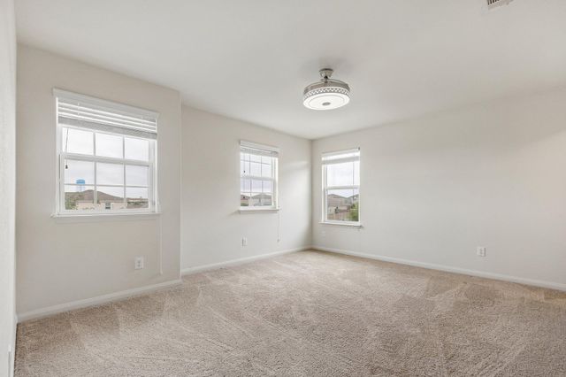 704 Cleary LN, Jarrell, TX 76537