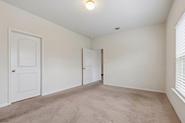 704 Cleary LN, Jarrell, TX 76537