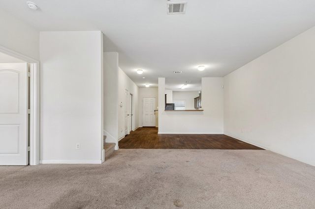 704 Cleary LN, Jarrell, TX 76537