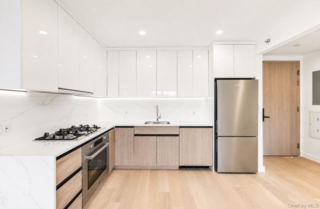 144-49 Northern Boulevard 701, Flushing, NY 11354