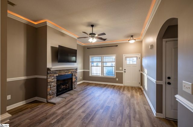 313 Trail Crossing Lane, Inman, SC 29349