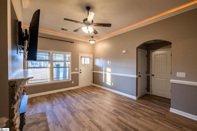 313 Trail Crossing Lane, Inman, SC 29349