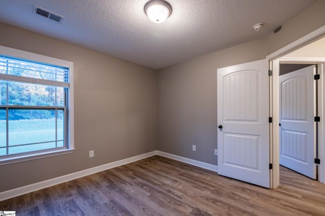 313 Trail Crossing Lane, Inman, SC 29349