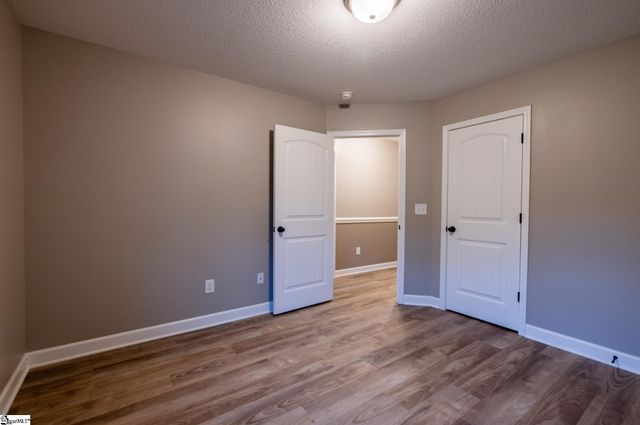 313 Trail Crossing Lane, Inman, SC 29349