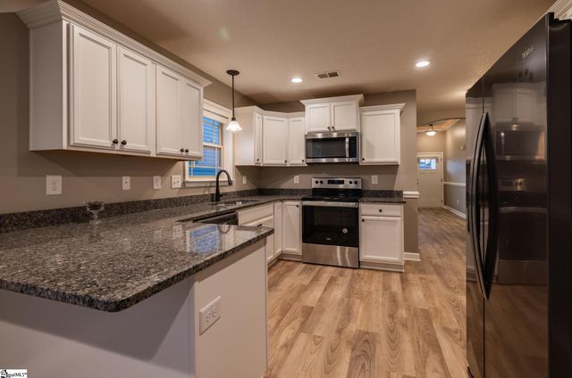 313 Trail Crossing Lane, Inman, SC 29349