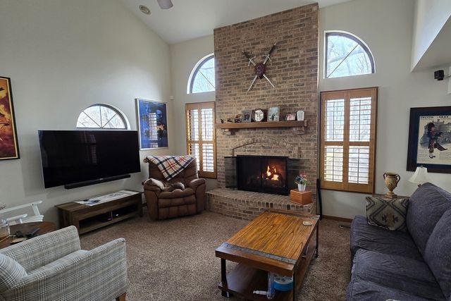 439 W AUBURN WOODS Court 439, Palatine, IL 60067