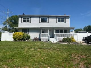25 Marc Street, Ronkonkoma, NY 11779