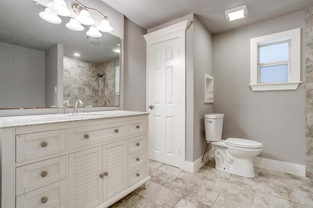 2921 S Jennings Avenue, Fort Worth, TX 76110