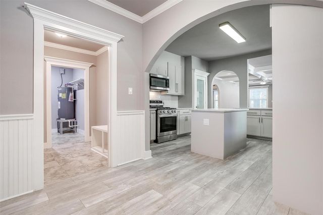 2921 S Jennings Avenue, Fort Worth, TX 76110