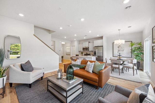 1020 130th Court E, Rosemount, MN 55068