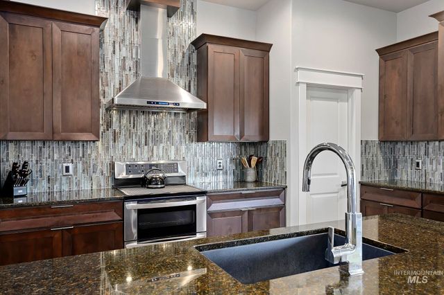 3437 Rim Rock Dr, Kimberly, ID 83341