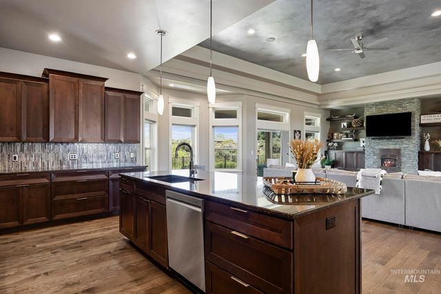 3437 Rim Rock Dr, Kimberly, ID 83341