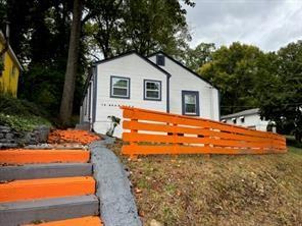 10 Rockmart NW Drive, Atlanta, GA 30314