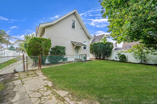 19 4th Avenue, East Rockaway, NY 11518