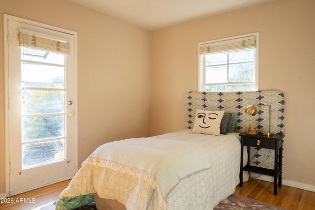 2207 N EDGEMERE Street, Phoenix, AZ 85006