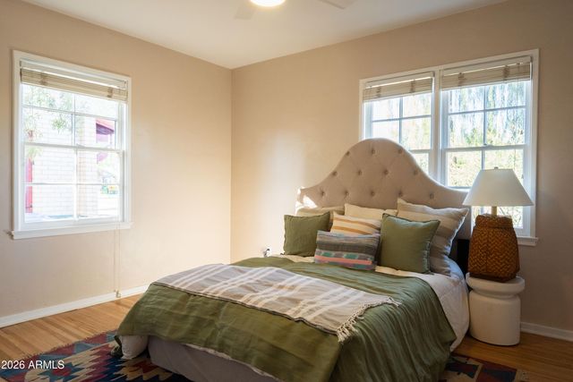 2207 N EDGEMERE Street, Phoenix, AZ 85006