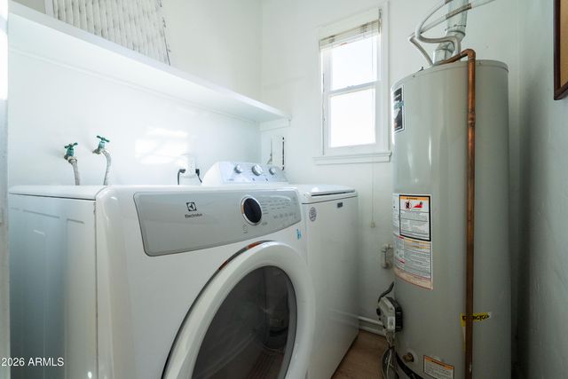 2207 N EDGEMERE Street, Phoenix, AZ 85006