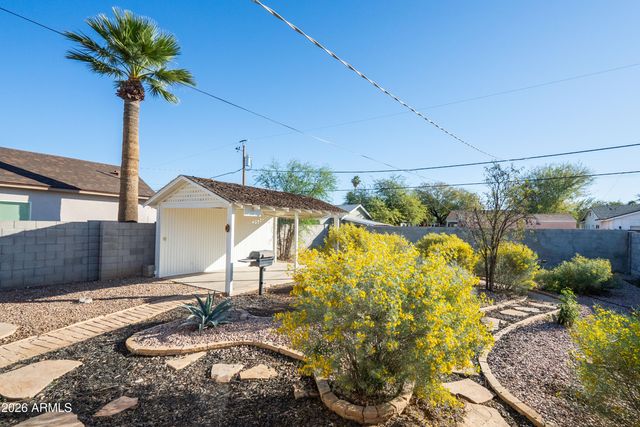 2207 N EDGEMERE Street, Phoenix, AZ 85006