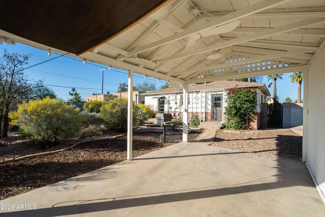 2207 N EDGEMERE Street, Phoenix, AZ 85006