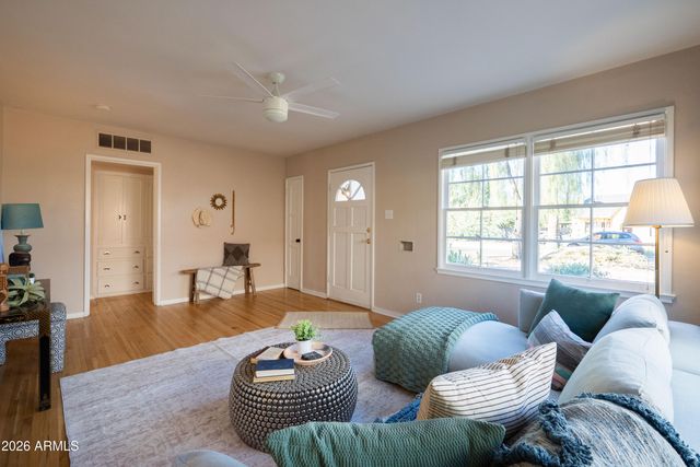 2207 N EDGEMERE Street, Phoenix, AZ 85006