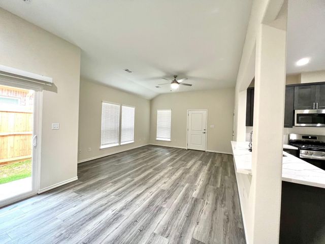 863 B Arbor Pines Ct, Conroe, TX 77303