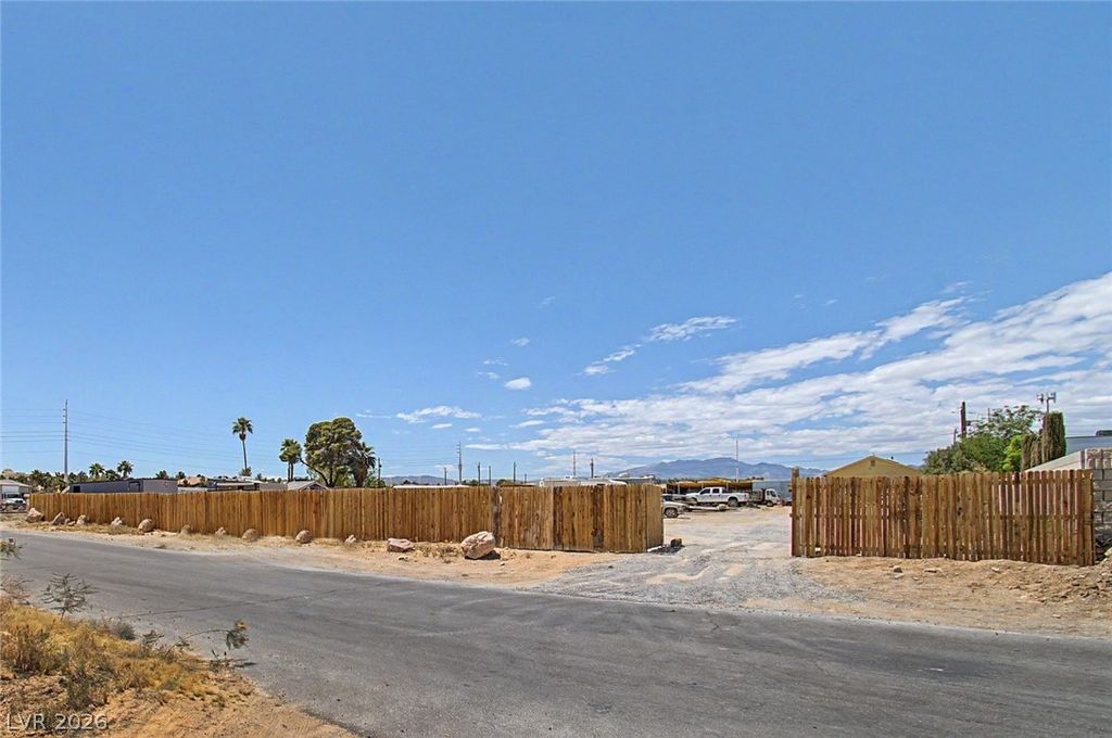 Image 6 of property listing at 8811 Haven Street, Las Vegas, NV 89123