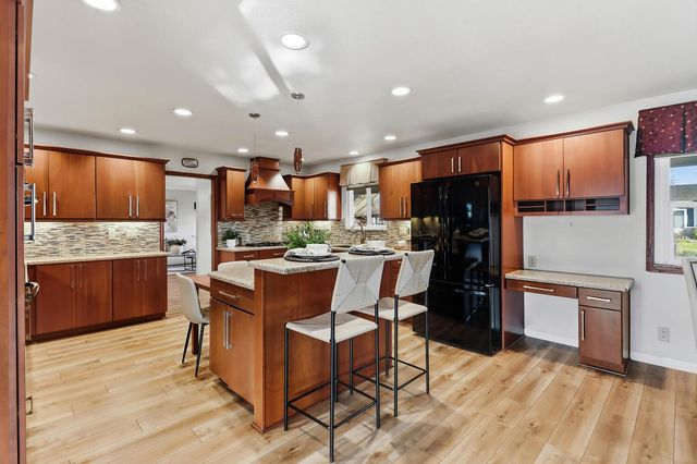 2033 Santa Lucia Way, Carmichael, CA 95608