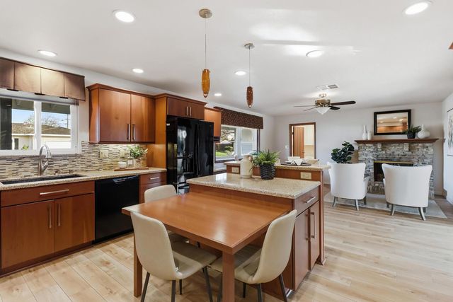 2033 Santa Lucia Way, Carmichael, CA 95608