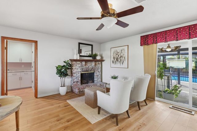 2033 Santa Lucia Way, Carmichael, CA 95608