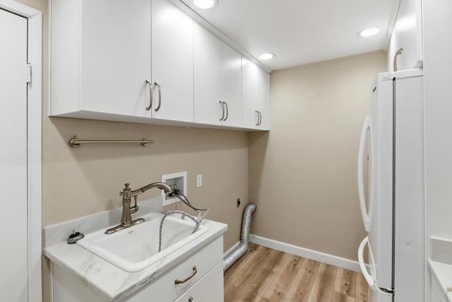 2033 Santa Lucia Way, Carmichael, CA 95608