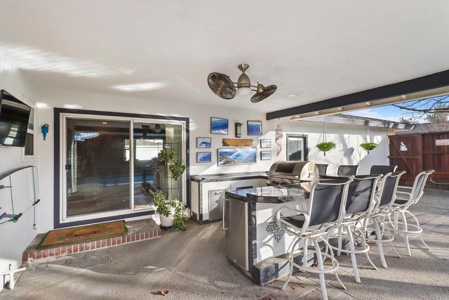 2033 Santa Lucia Way, Carmichael, CA 95608