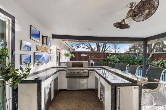 2033 Santa Lucia Way, Carmichael, CA 95608