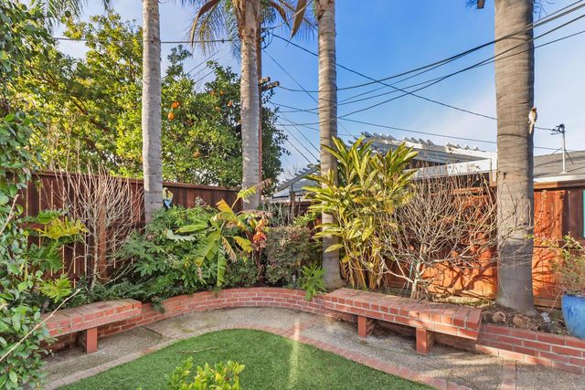 2033 Santa Lucia Way, Carmichael, CA 95608