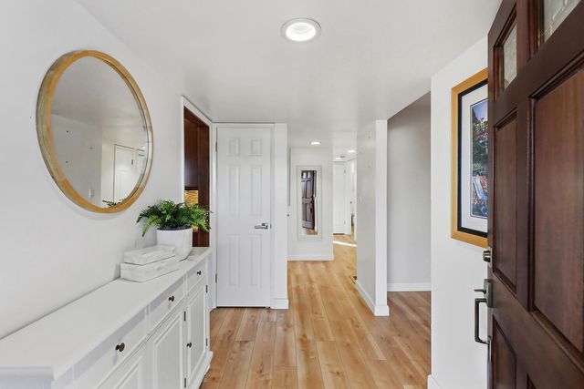 2033 Santa Lucia Way, Carmichael, CA 95608