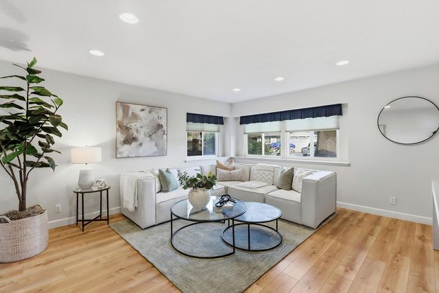 2033 Santa Lucia Way, Carmichael, CA 95608