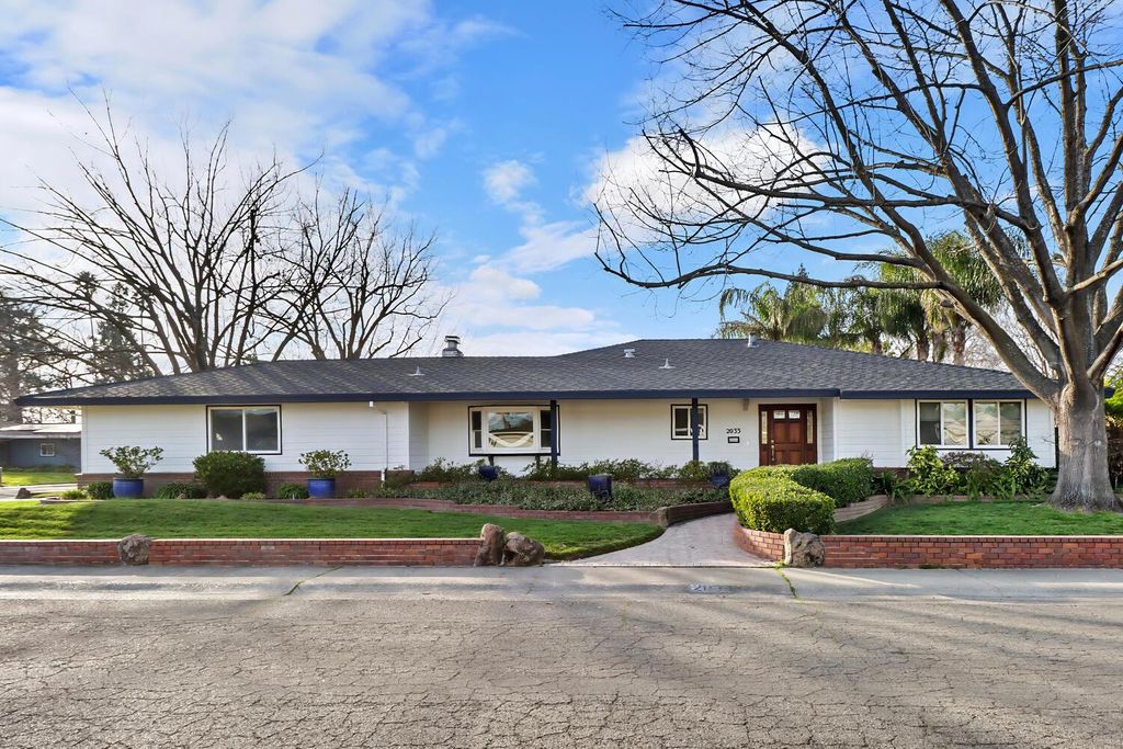 2033 Santa Lucia Way, Carmichael, CA 95608