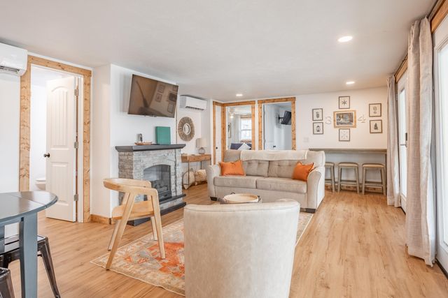 48 Holiday Hideaway Ct Reeds Court, Reeds Spring, MO 65737
