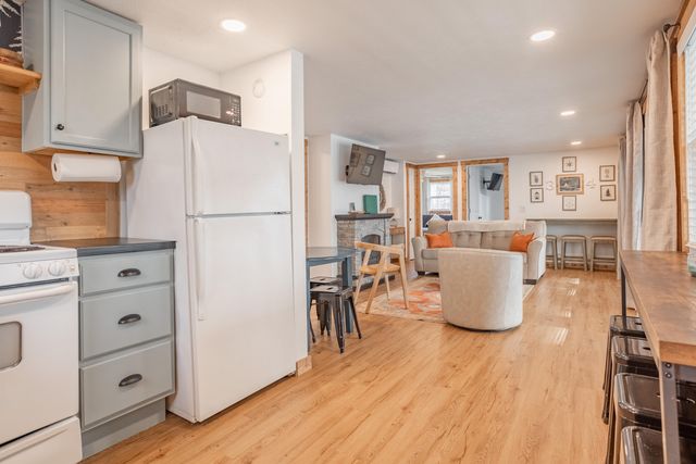 48 Holiday Hideaway Ct Reeds Court, Reeds Spring, MO 65737