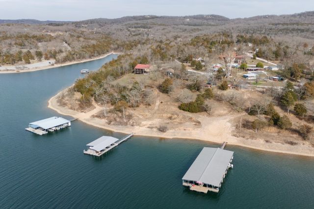 48 Holiday Hideaway Ct Reeds Court, Reeds Spring, MO 65737