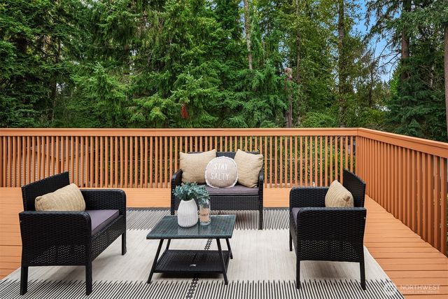16036 NE 106th Street, Redmond, WA 98052