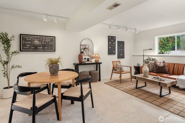 16036 NE 106th Street, Redmond, WA 98052