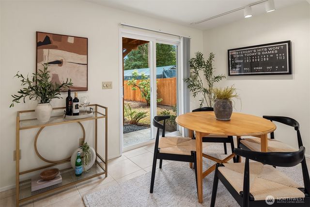 16036 NE 106th Street, Redmond, WA 98052