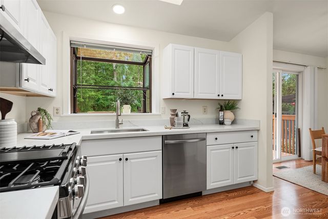 16036 NE 106th Street, Redmond, WA 98052