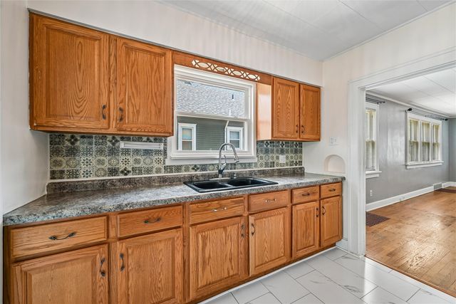 416 34th Street NE, Cedar Rapids, IA 52402