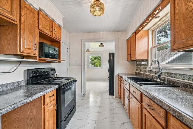416 34th Street NE, Cedar Rapids, IA 52402